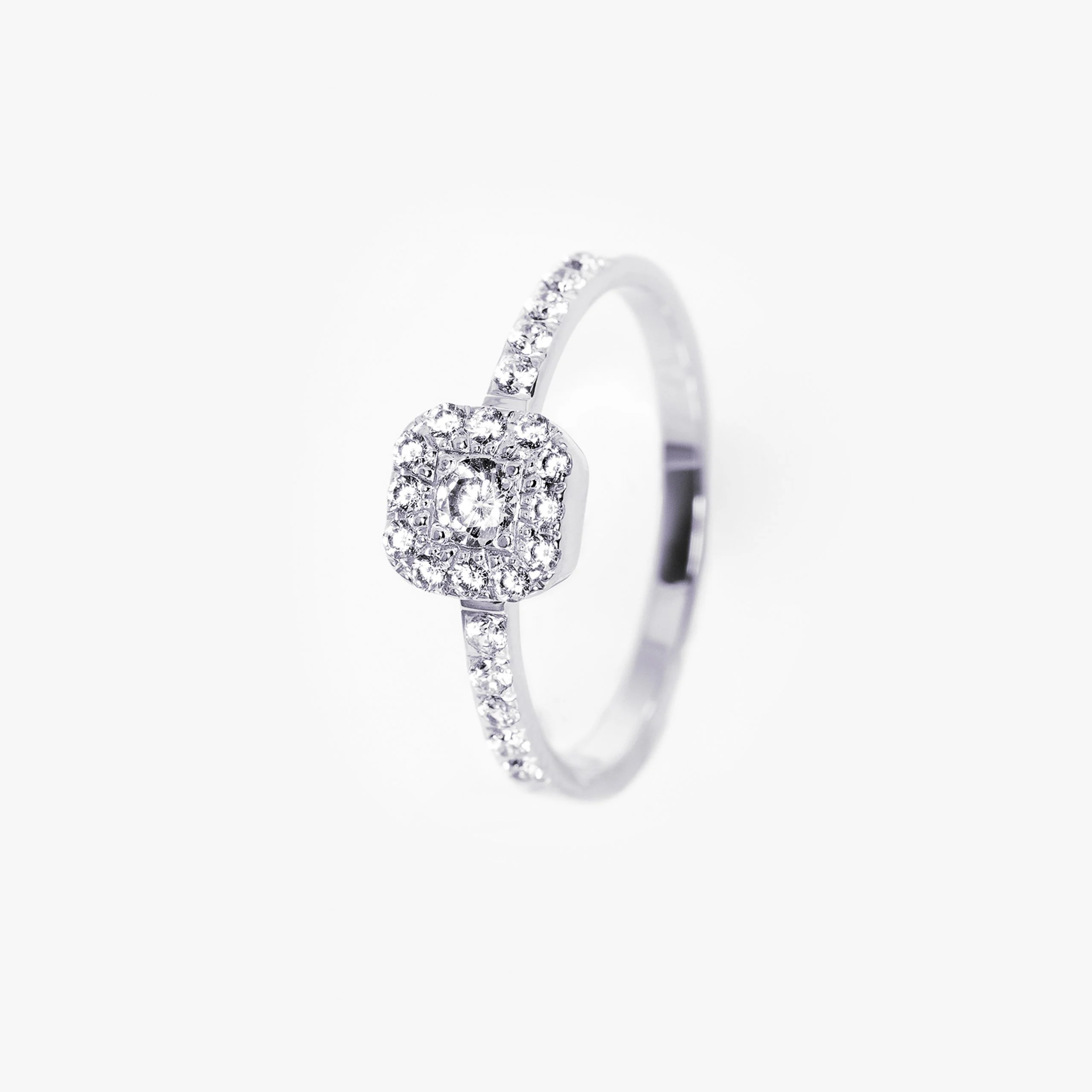 Close-up montură inel aur alb 14K cu diamante 0.22 ct model I001B