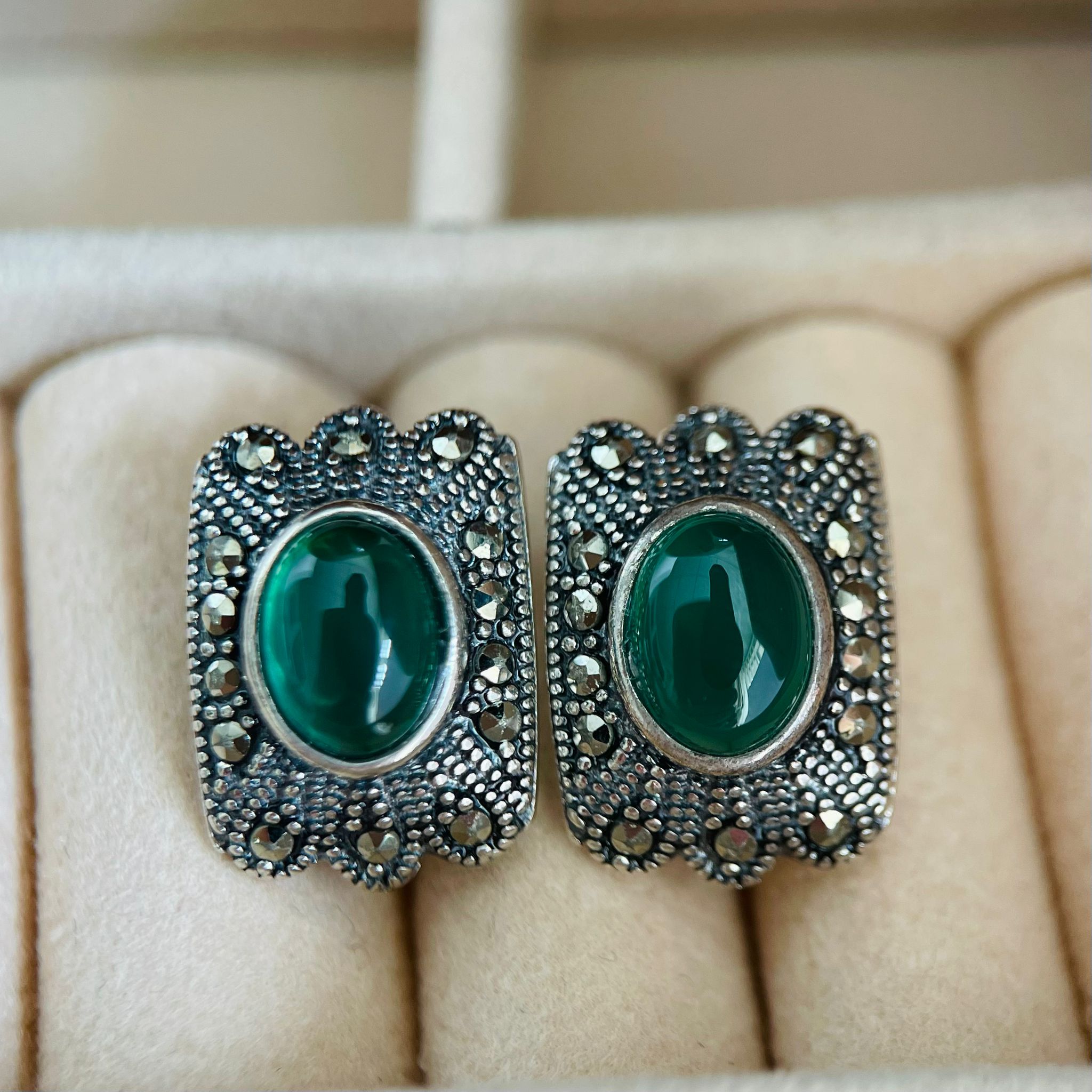 Cercei din argint cu marcasite si jad C448C